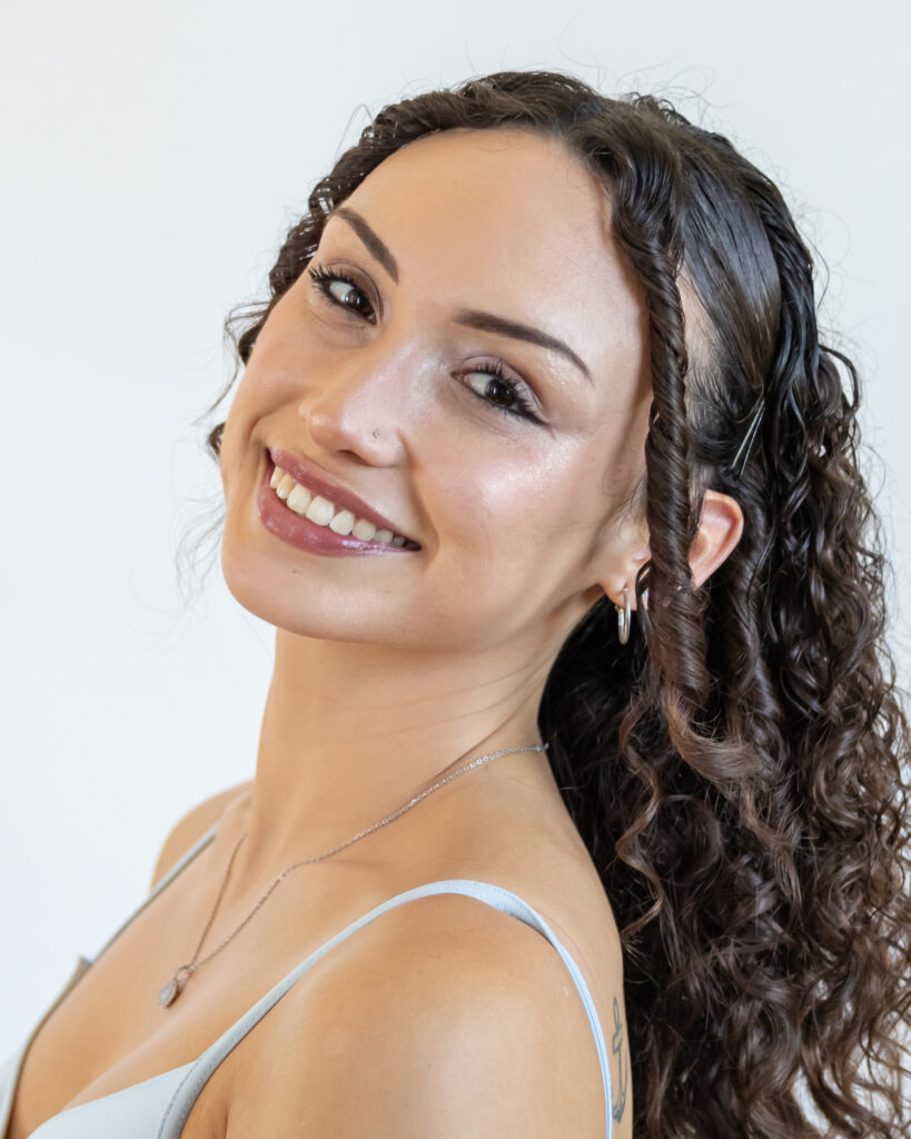 Banuet Fiol, Emily